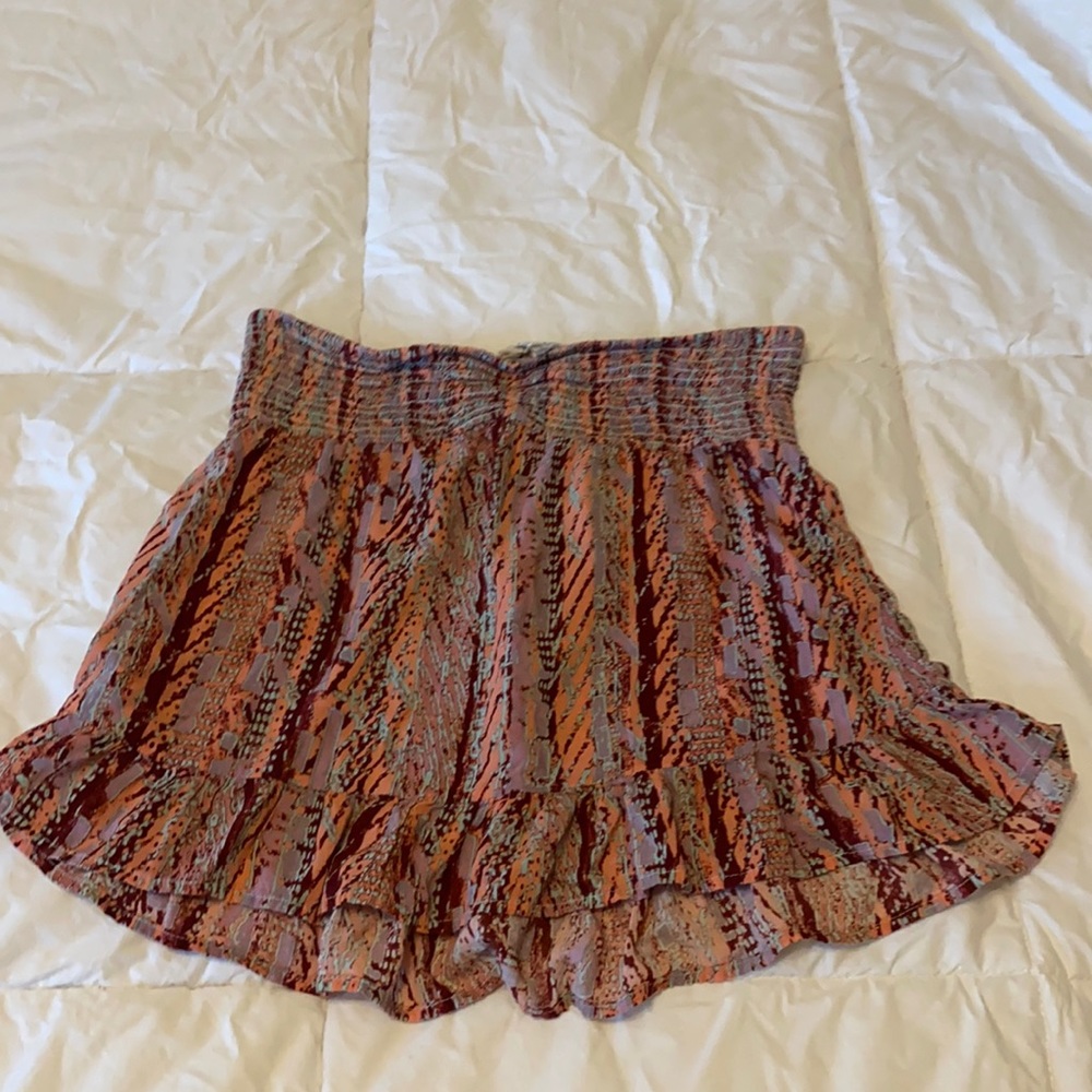Cute flowy skirt.